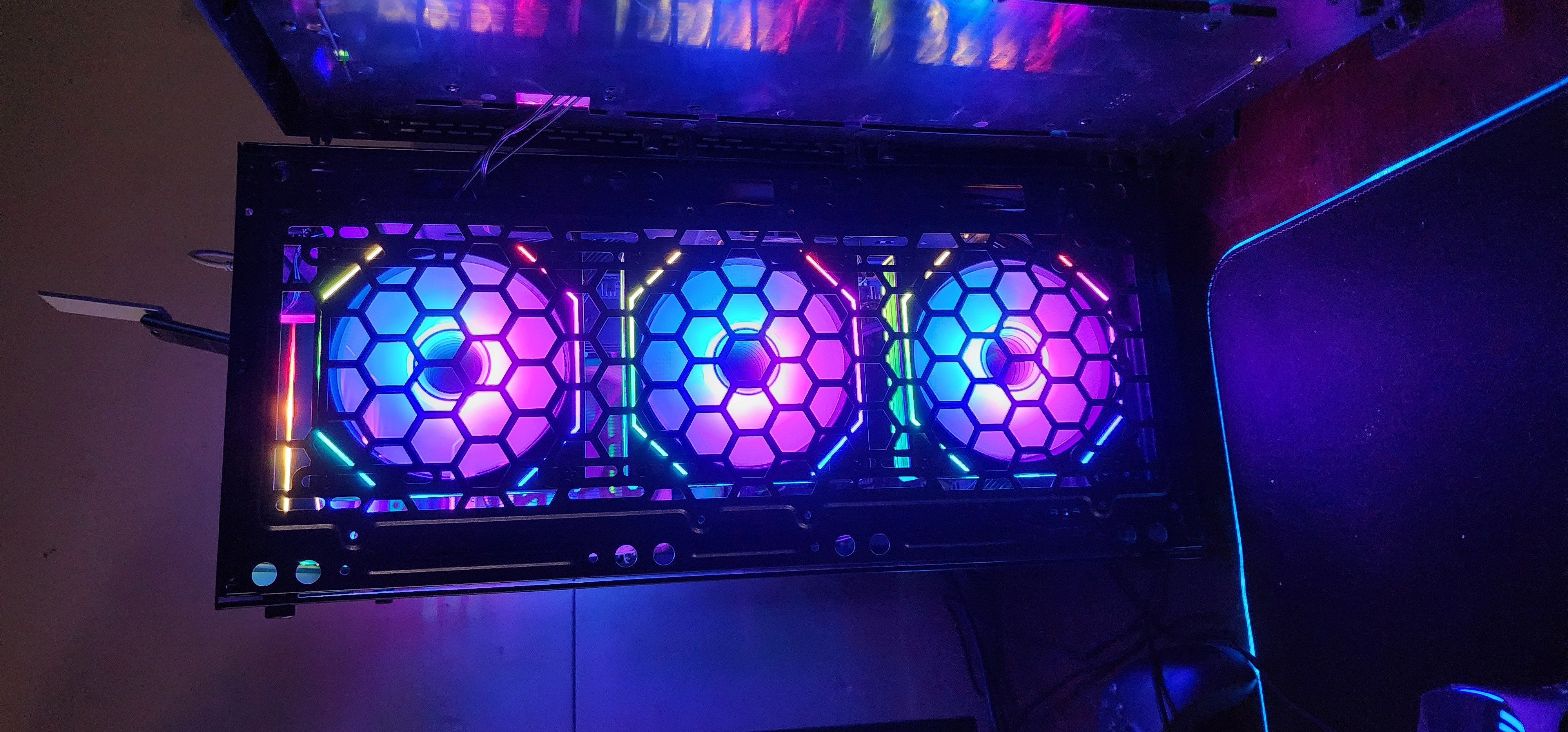 Thumbnail: Custom PC build showcase video